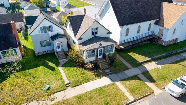 25 3rd Street SW, Chisholm, MN 55719