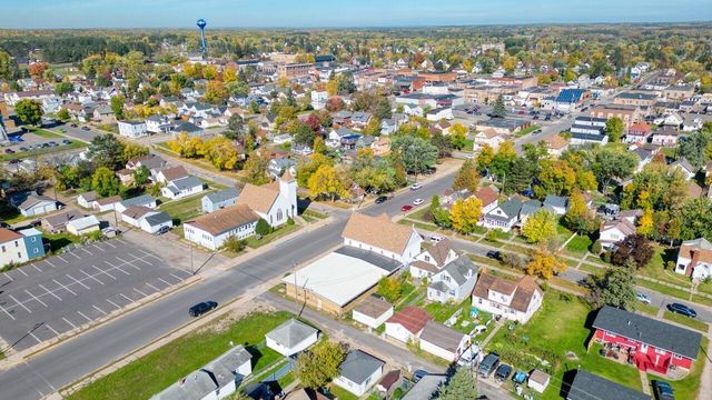 25 3rd Street SW, Chisholm, MN 55719