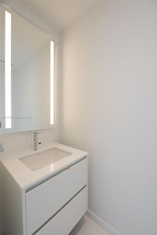 300 Biscayne Boulevard Way 4708W, Miami, FL 33131