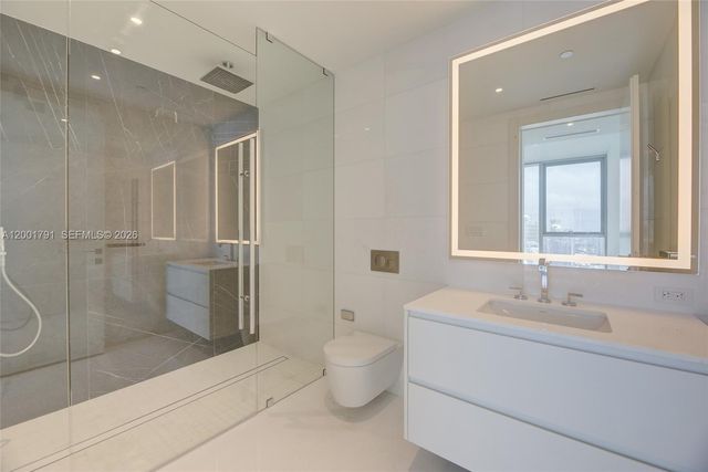 300 Biscayne Boulevard Way 4708W, Miami, FL 33131