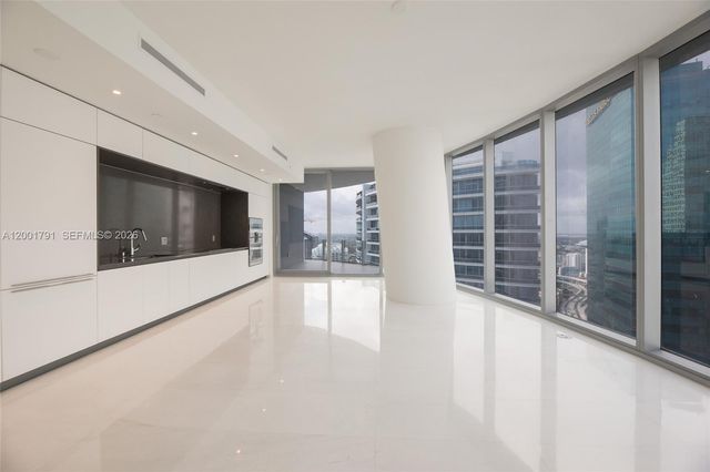 300 Biscayne Boulevard Way 4708W, Miami, FL 33131