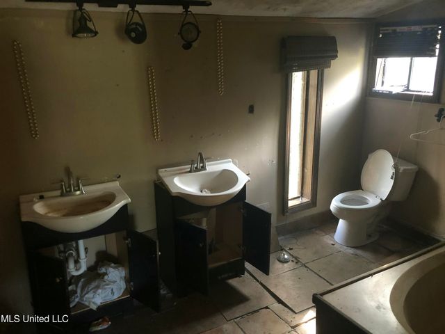 4080 Lake Road, Jackson, MS 39212