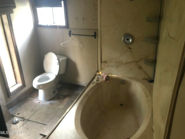 4080 Lake Road, Jackson, MS 39212