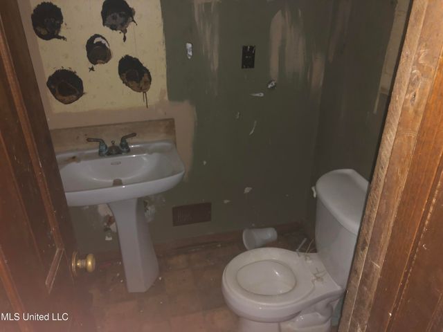 4080 Lake Road, Jackson, MS 39212