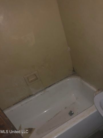 4080 Lake Road, Jackson, MS 39212