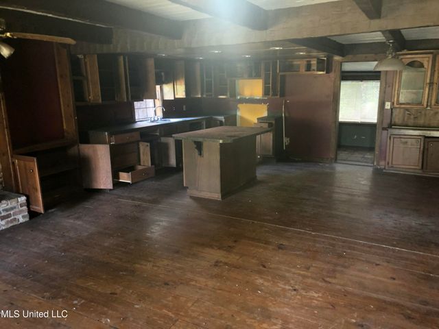 4080 Lake Road, Jackson, MS 39212