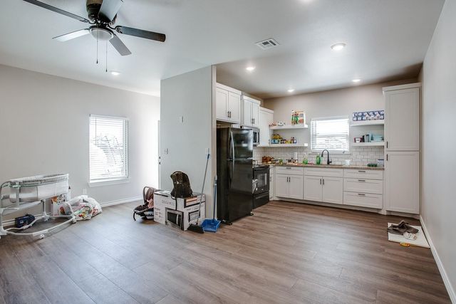 409 Cedar Avenue, Wolfforth, TX 79382