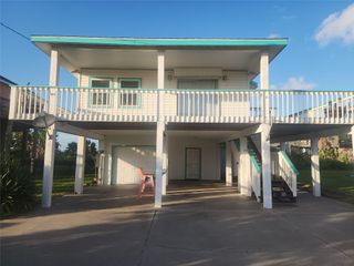 978 Nassau Lane, Crystal Beach, TX 77650