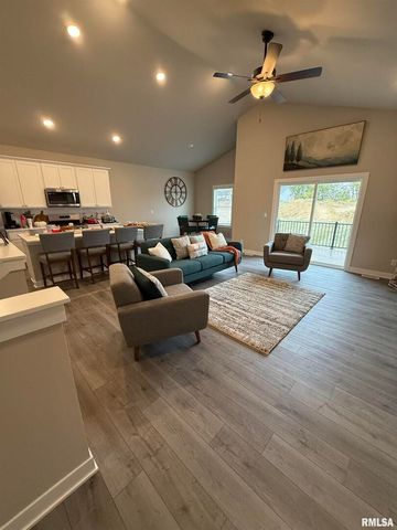6103 THOR Avenue, Davenport, IA 52807