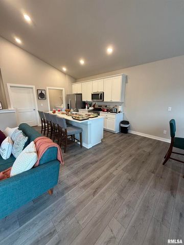 6103 THOR Avenue, Davenport, IA 52807
