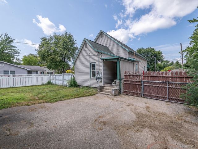 349 Monroe Street, Carleton Village, MI 48117
