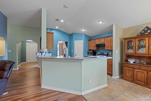 4795 Timber Ridge Dr, Pace, FL 32571