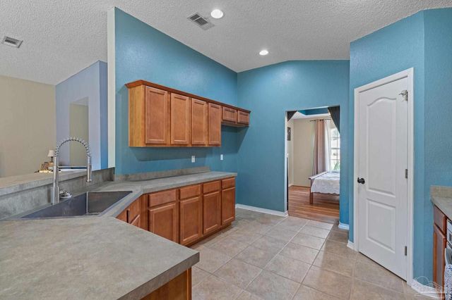 4795 Timber Ridge Dr, Pace, FL 32571