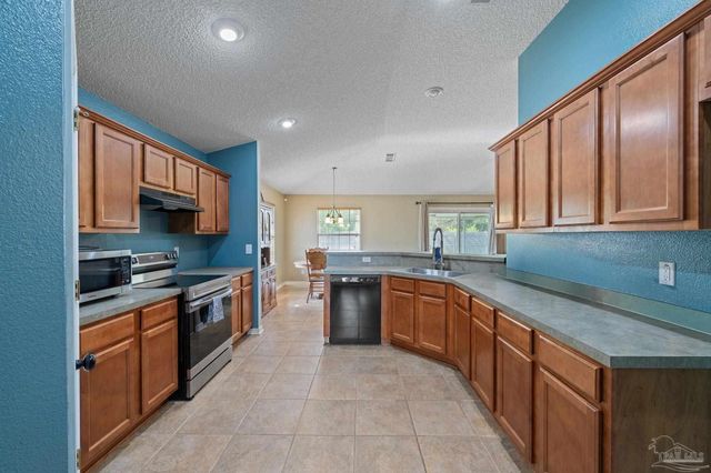 4795 Timber Ridge Dr, Pace, FL 32571