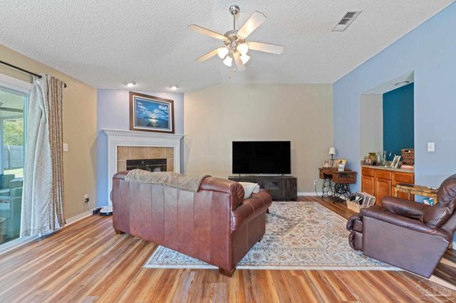 4795 Timber Ridge Dr, Pace, FL 32571