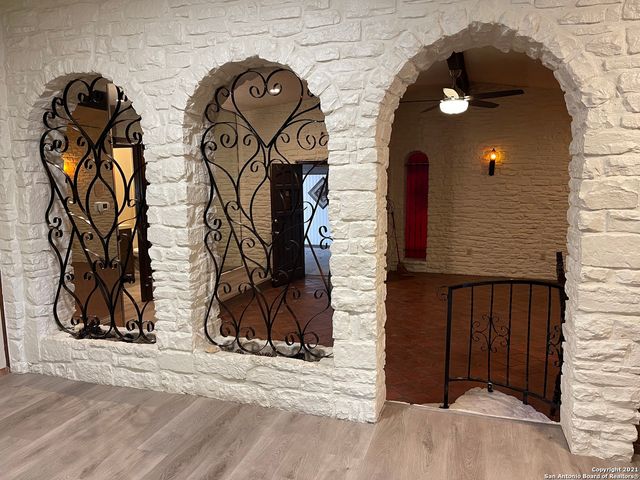 315 HILLCREST DR, San Antonio, TX 78228