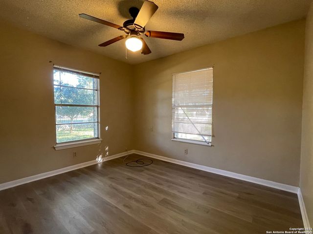 315 HILLCREST DR, San Antonio, TX 78228