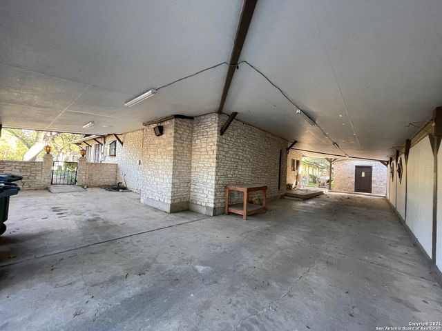 315 HILLCREST DR, San Antonio, TX 78228