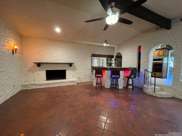 315 HILLCREST DR, San Antonio, TX 78228
