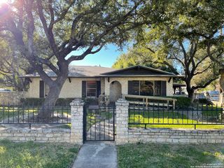 315 HILLCREST DR, San Antonio, TX 78228