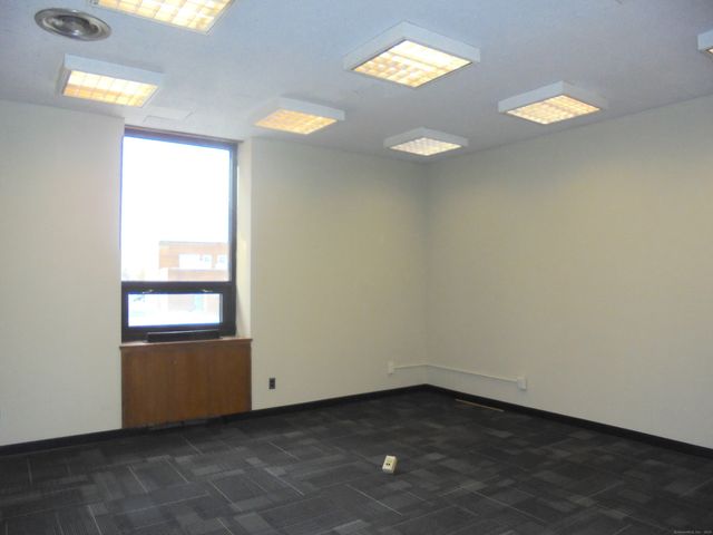 1137 Main Street, East Hartford, CT 06108