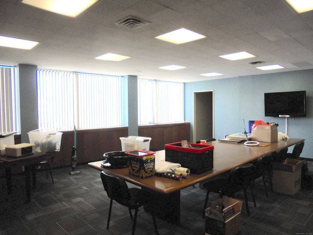 1137 Main Street, East Hartford, CT 06108