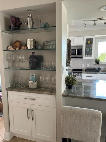 1910 Gulf Shore BLVD N # 112, Naples, FL 34102