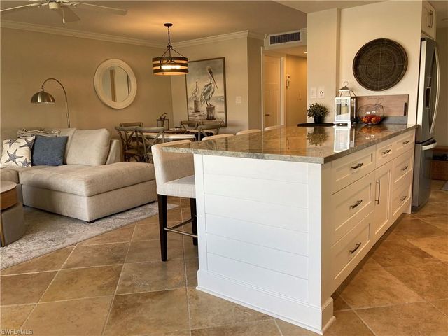 1910 Gulf Shore BLVD N # 112, Naples, FL 34102