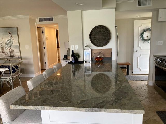 1910 Gulf Shore BLVD N # 112, Naples, FL 34102