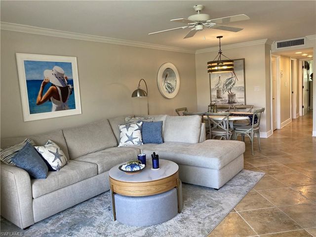 1910 Gulf Shore BLVD N # 112, Naples, FL 34102
