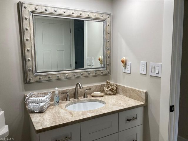 1910 Gulf Shore BLVD N # 112, Naples, FL 34102