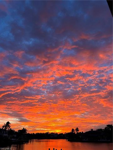 1910 Gulf Shore BLVD N # 112, Naples, FL 34102