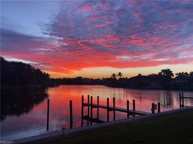 1910 Gulf Shore BLVD N # 112, Naples, FL 34102