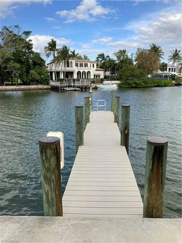 1910 Gulf Shore BLVD N # 112, Naples, FL 34102