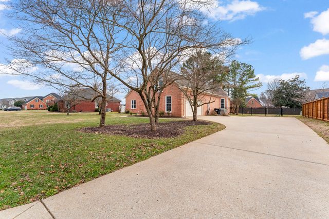 507 Kings Ridge Dr, Murfreesboro, TN 37129