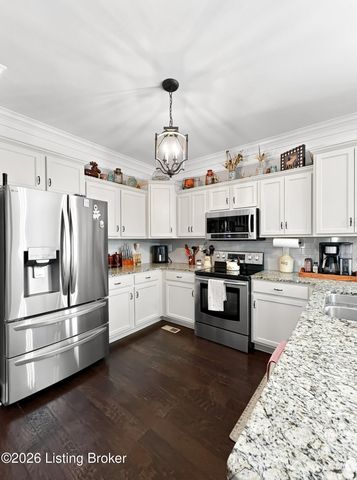 141 S River Crest, Mt Washington, KY 40047