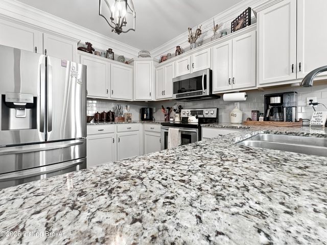 141 S River Crest, Mt Washington, KY 40047