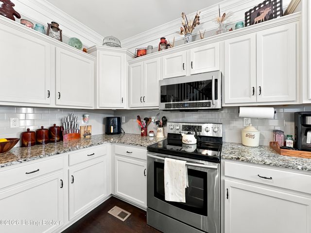 141 S River Crest, Mt Washington, KY 40047