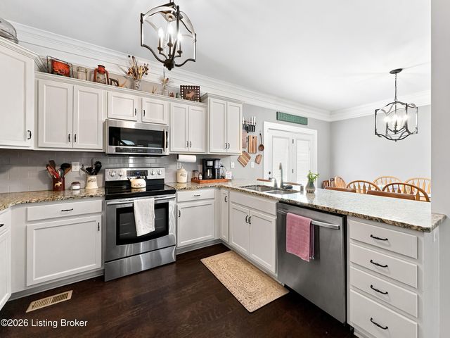 141 S River Crest, Mt Washington, KY 40047