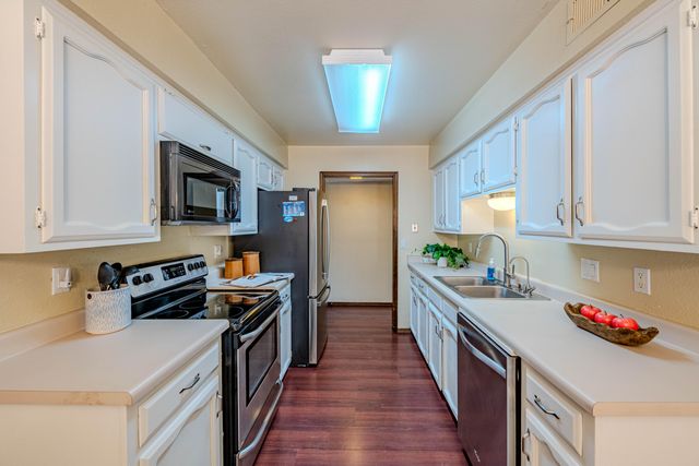 5408 Kettle Road NW, Albuquerque, NM 87120