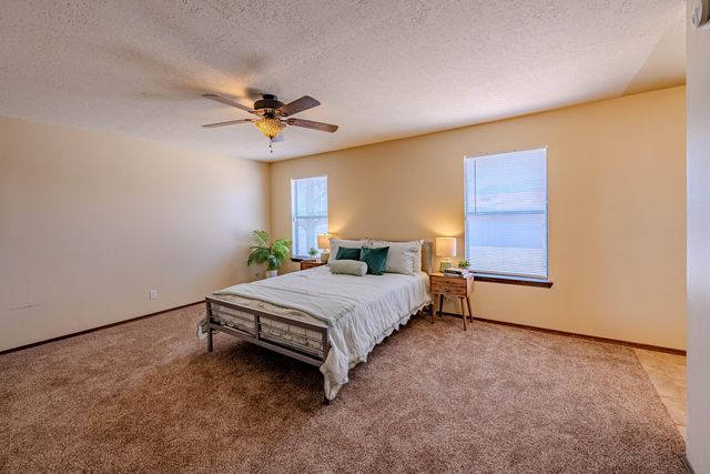 5408 Kettle Road NW, Albuquerque, NM 87120