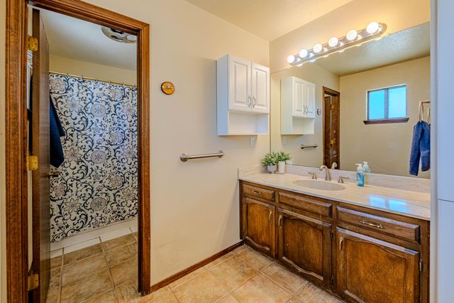 5408 Kettle Road NW, Albuquerque, NM 87120