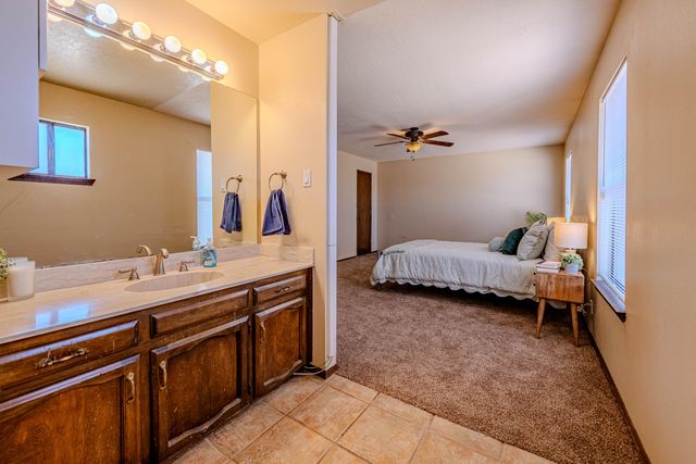 5408 Kettle Road NW, Albuquerque, NM 87120