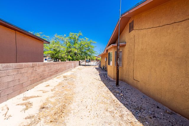 5408 Kettle Road NW, Albuquerque, NM 87120
