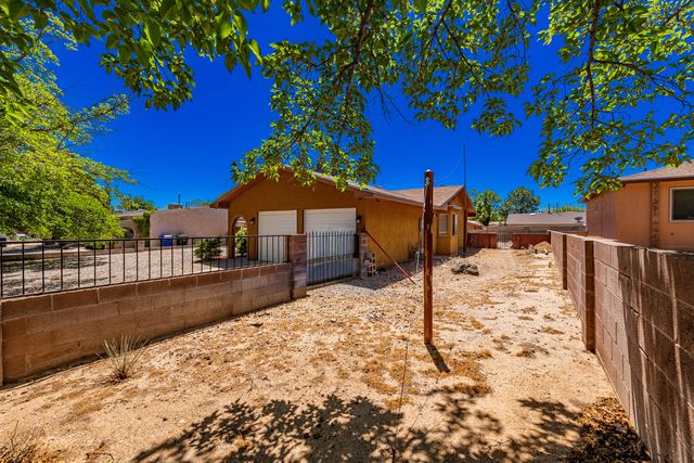 5408 Kettle Road NW, Albuquerque, NM 87120