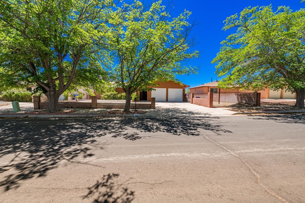 5408 Kettle Road NW, Albuquerque, NM 87120