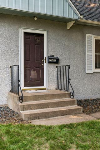 2007 Reaney Avenue E, Saint Paul, MN 55119