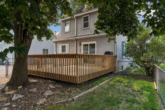 2007 Reaney Avenue E, Saint Paul, MN 55119
