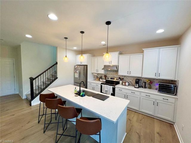 4074 Monteray Circle, High Point, NC 27265