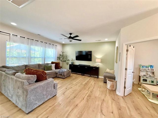 4074 Monteray Circle, High Point, NC 27265